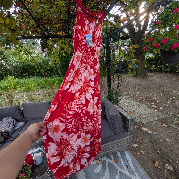 Red Floral Maxi Dress - Picture 6 of 6